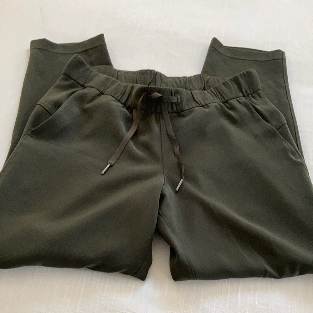 On the fly lululemon pant